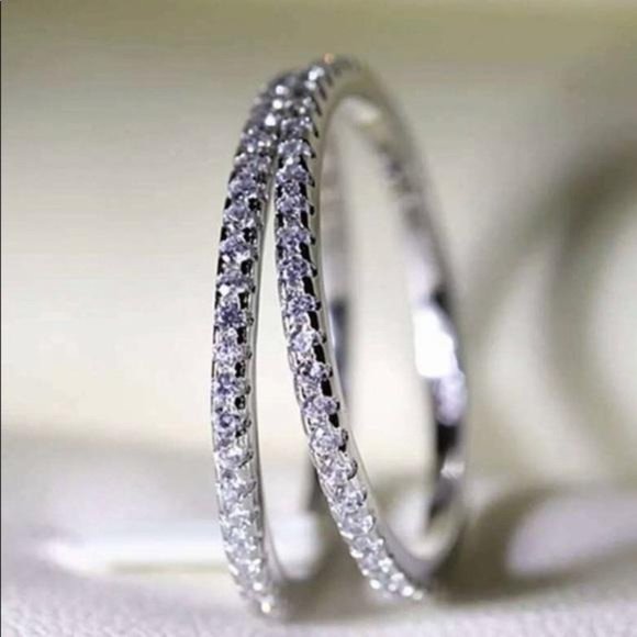 NEW 18K WHITE GOLD DIAMOND ETERNITY STACKABLE RING, CUTE RING, SHINY RING. - Picture 2 of 9